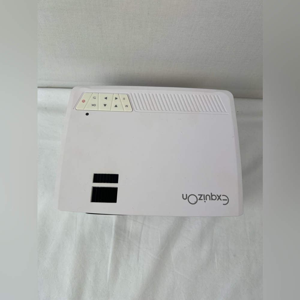 ExquizOn LED Projector White New In Box - Picture 5 of 5